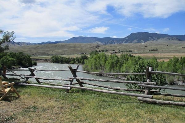 Yellowstone Valley Inn (Silver Gate)